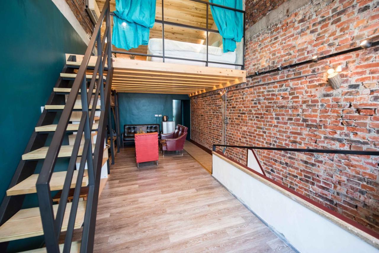 Small Bridge Good Home Tainan Exterior photo